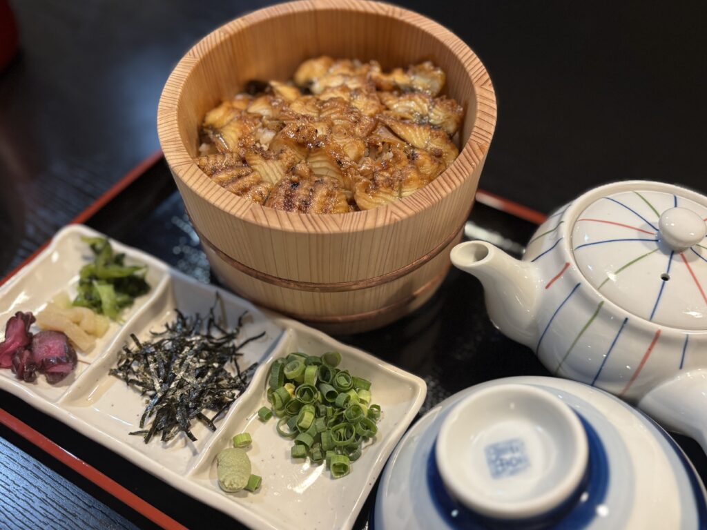うな飯の全体写真