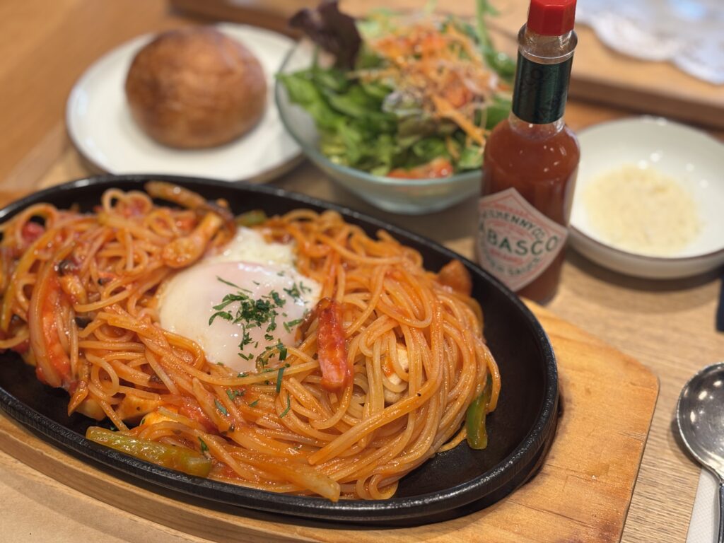 本日のナポリタンランチの全体写真