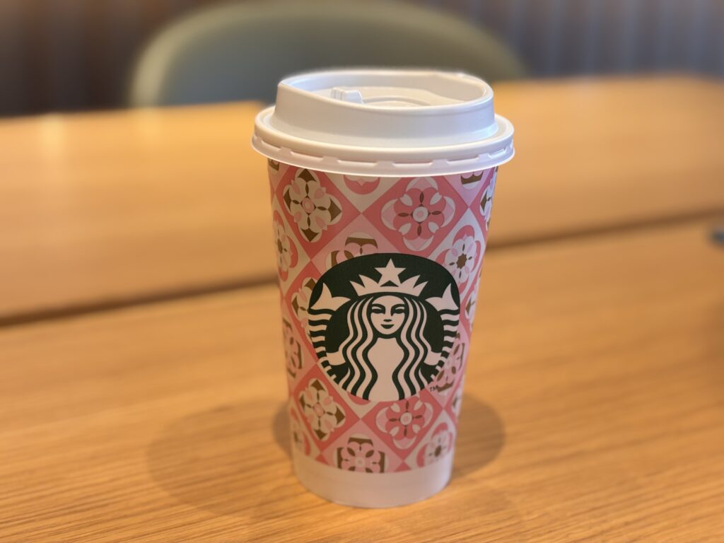 店内カップ春仕様の写真(正面)②