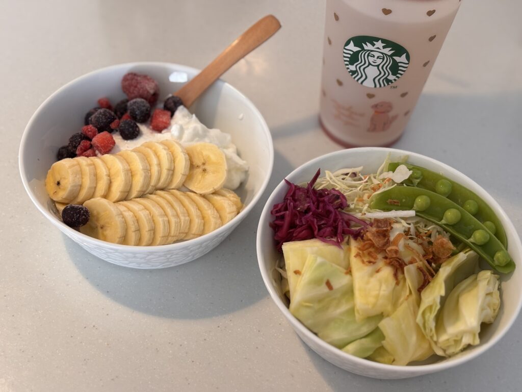 昼ごはんの写真（ヨーグルトボウル）