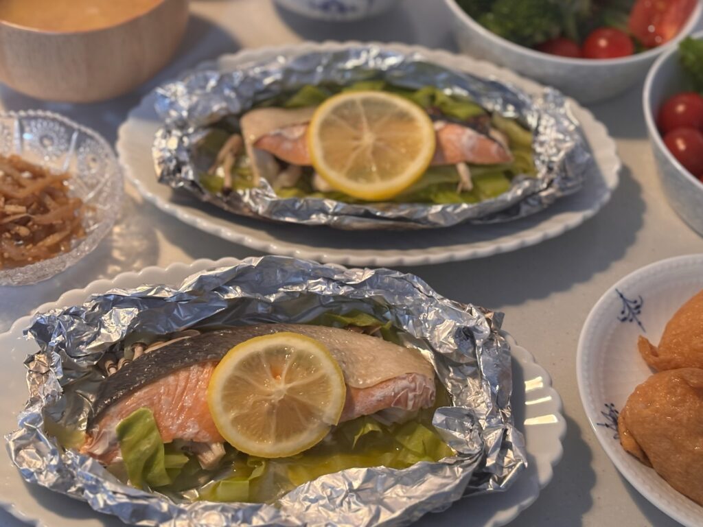 夜ごはんの写真（鮭のレモン蒸し）