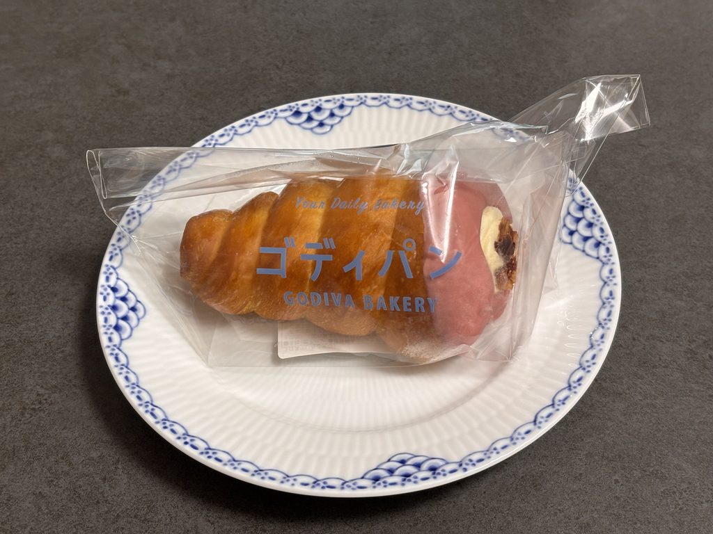 コロネ（イチゴ大福）
