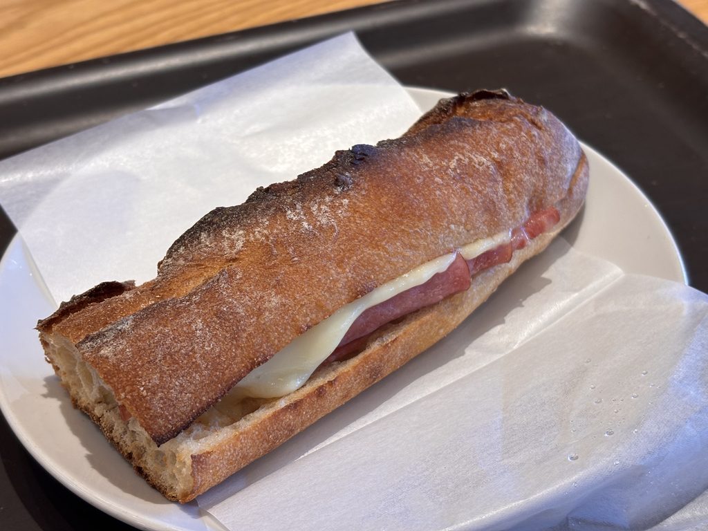 「ハム＆ゴーダチーズ スターバックス バゲットサンド」